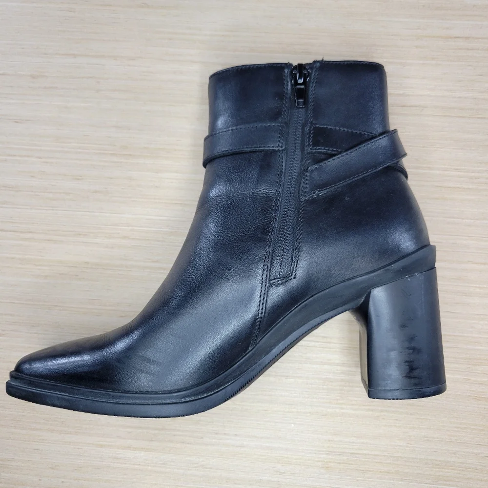 Naturalizer Aimee Black Leather Waterproof Ankle Booties 7M Rainboot